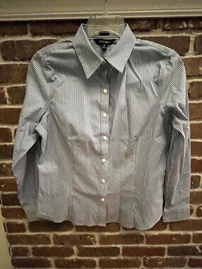 Ellen Tracy button-up long sleeve shirt